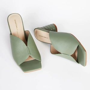 Intentionally Blank Sage Kamika Mule Sandals